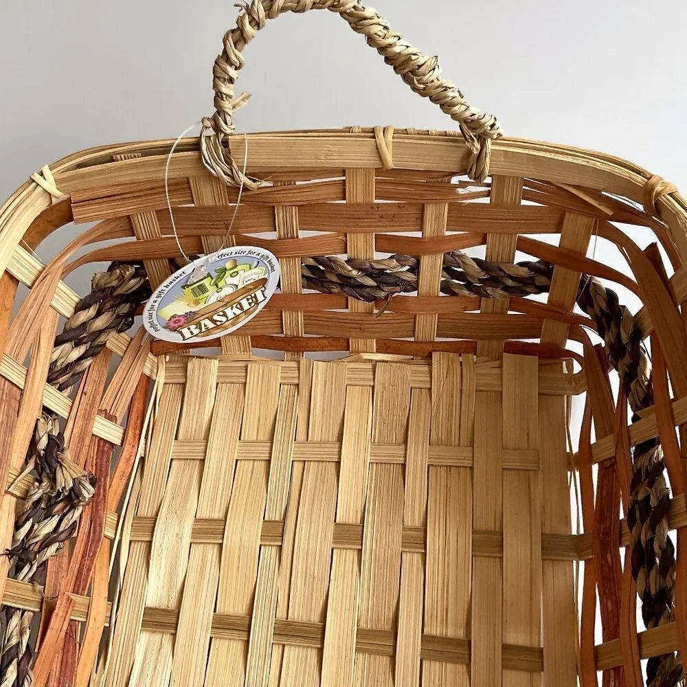 WICKER WOVEN GIFT BASKET LIGHTWEIGHT